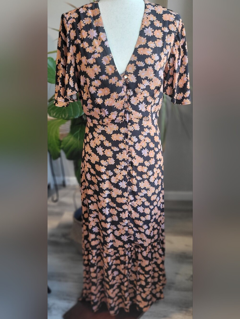 VEDA Medium Floral Maxi Dress Black Peach Button Front Flutter Sleeve Boho